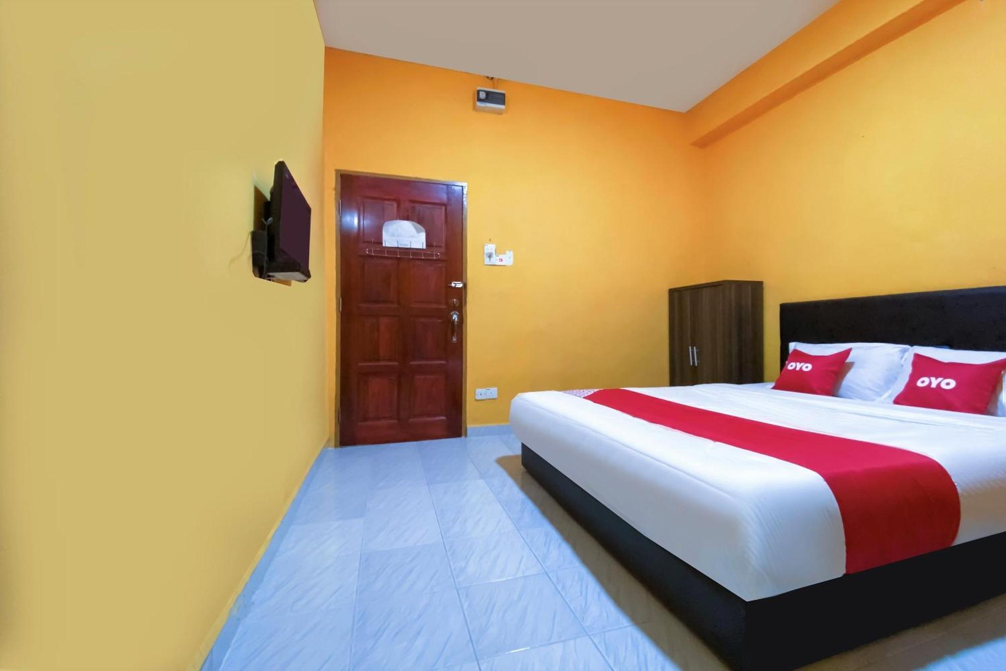 OYO 90039 Coop Hotel Kangar Buitenkant foto
