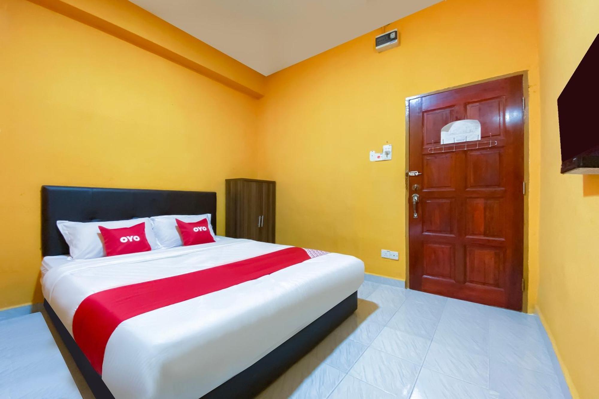 OYO 90039 Coop Hotel Kangar Buitenkant foto