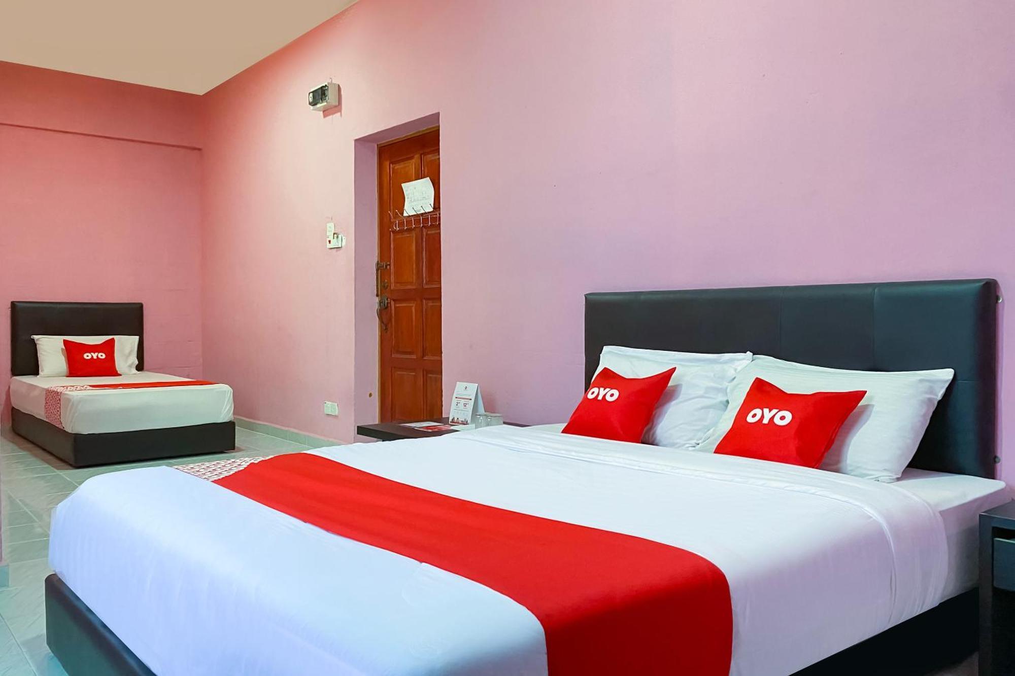 OYO 90039 Coop Hotel Kangar Buitenkant foto