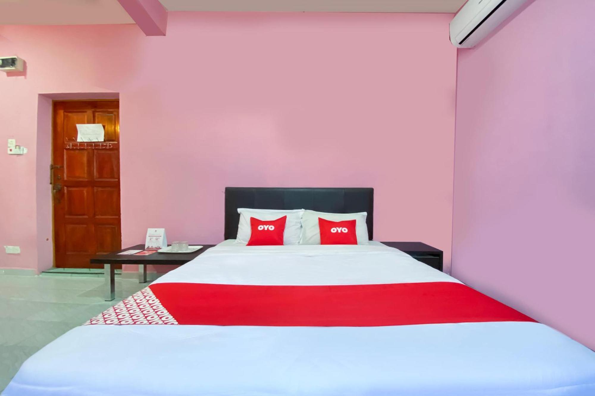 OYO 90039 Coop Hotel Kangar Buitenkant foto