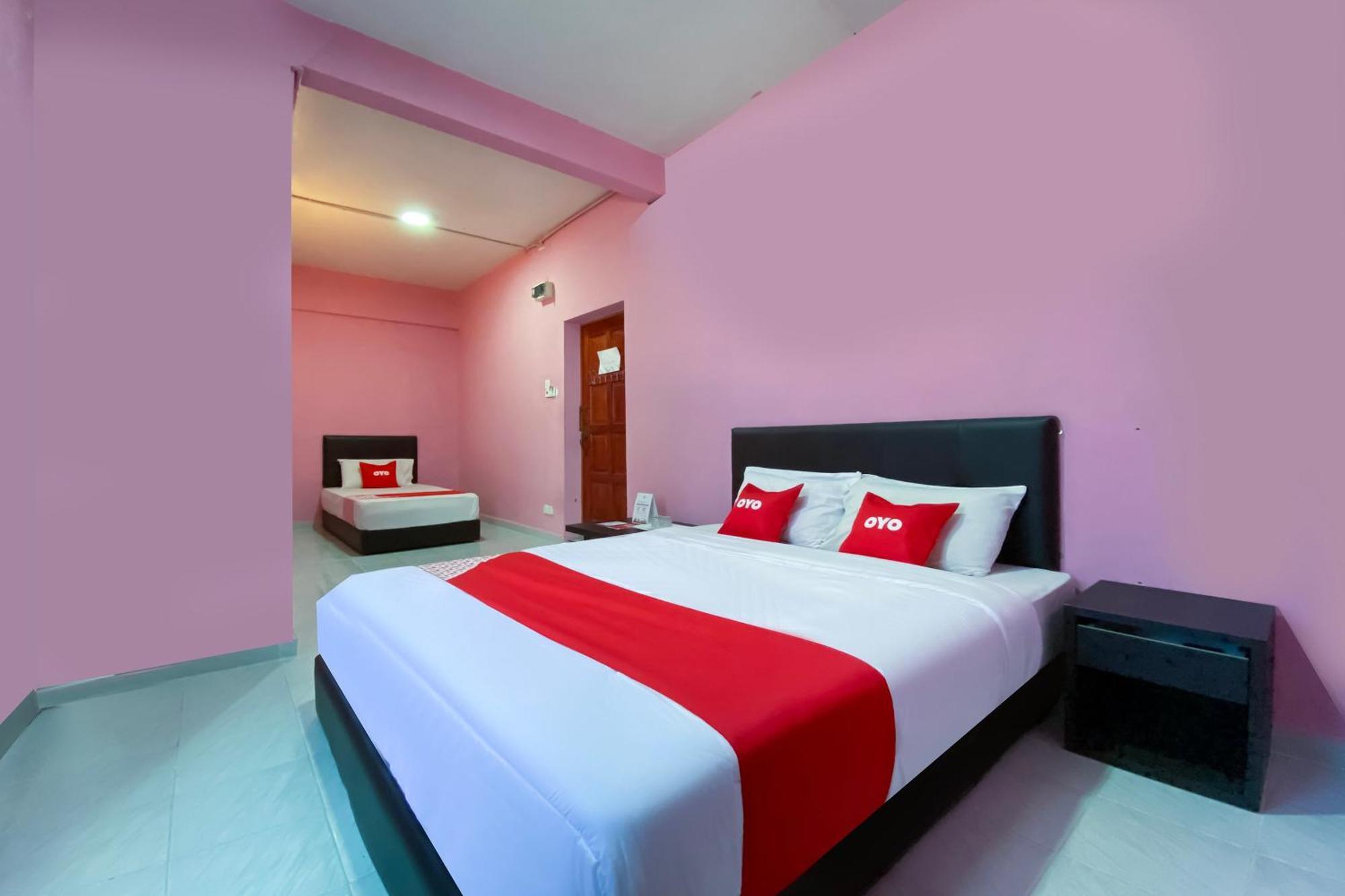 OYO 90039 Coop Hotel Kangar Buitenkant foto