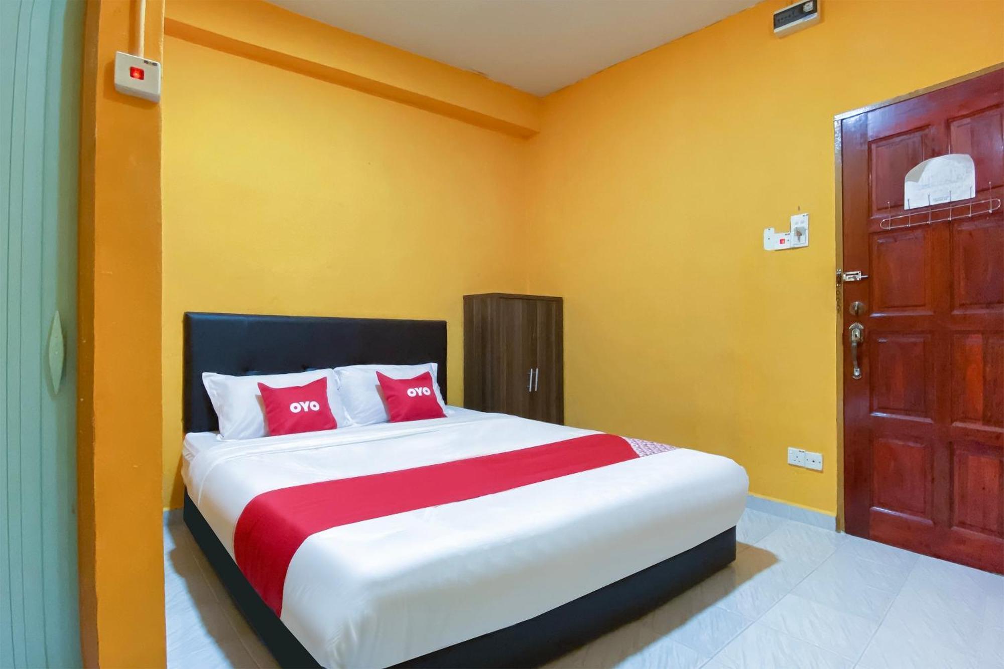 OYO 90039 Coop Hotel Kangar Buitenkant foto