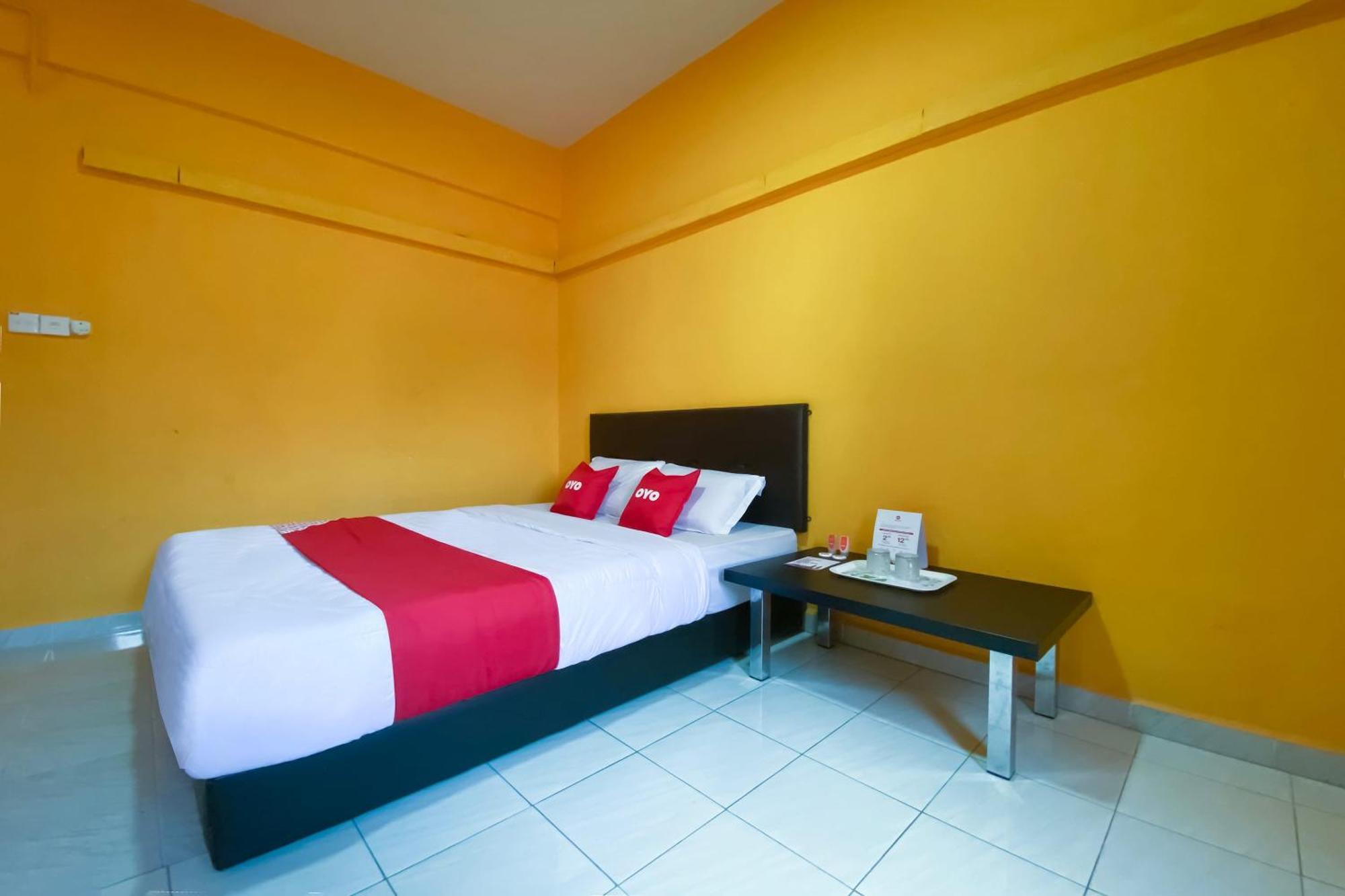 OYO 90039 Coop Hotel Kangar Buitenkant foto