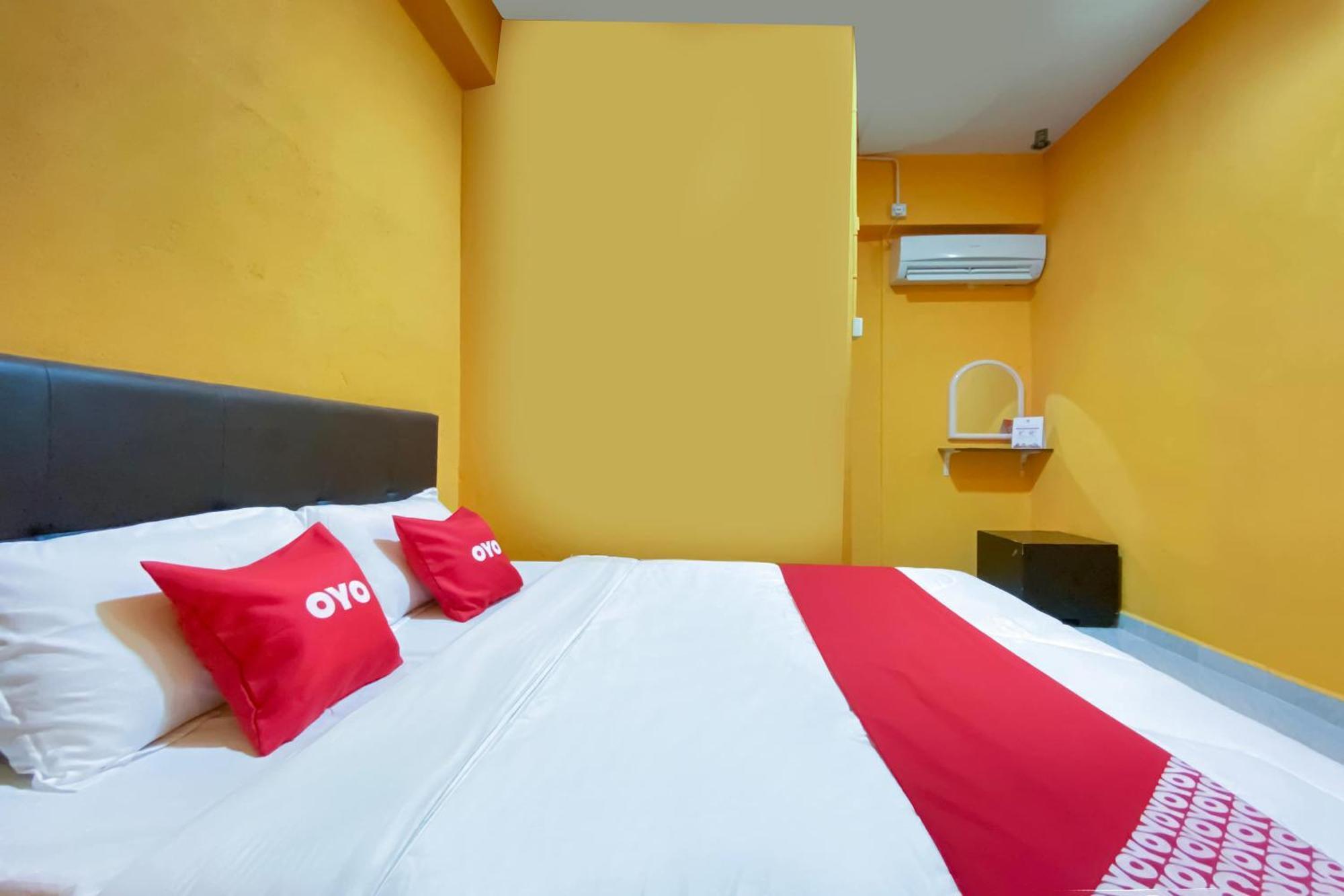 OYO 90039 Coop Hotel Kangar Buitenkant foto