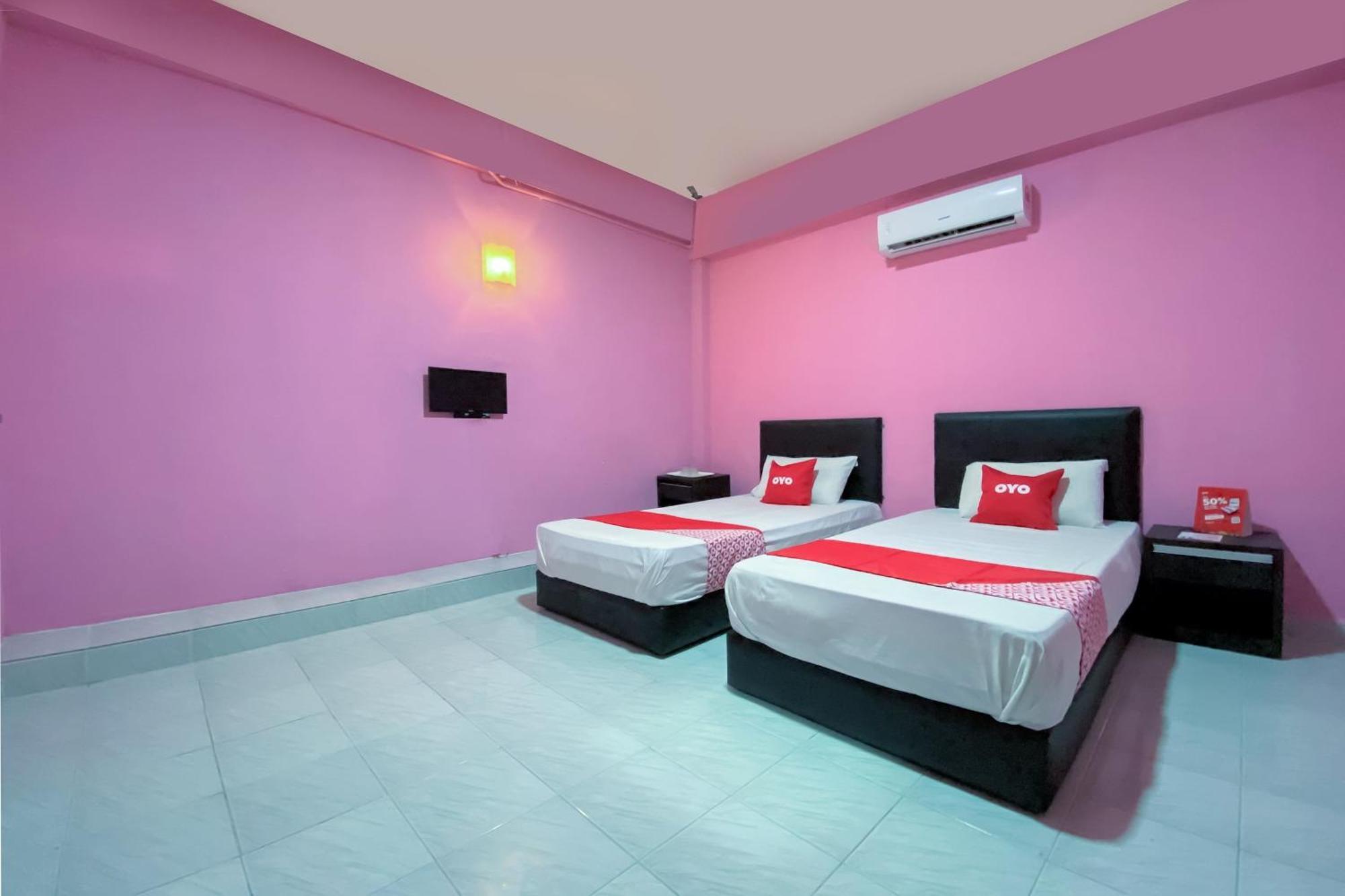 OYO 90039 Coop Hotel Kangar Buitenkant foto