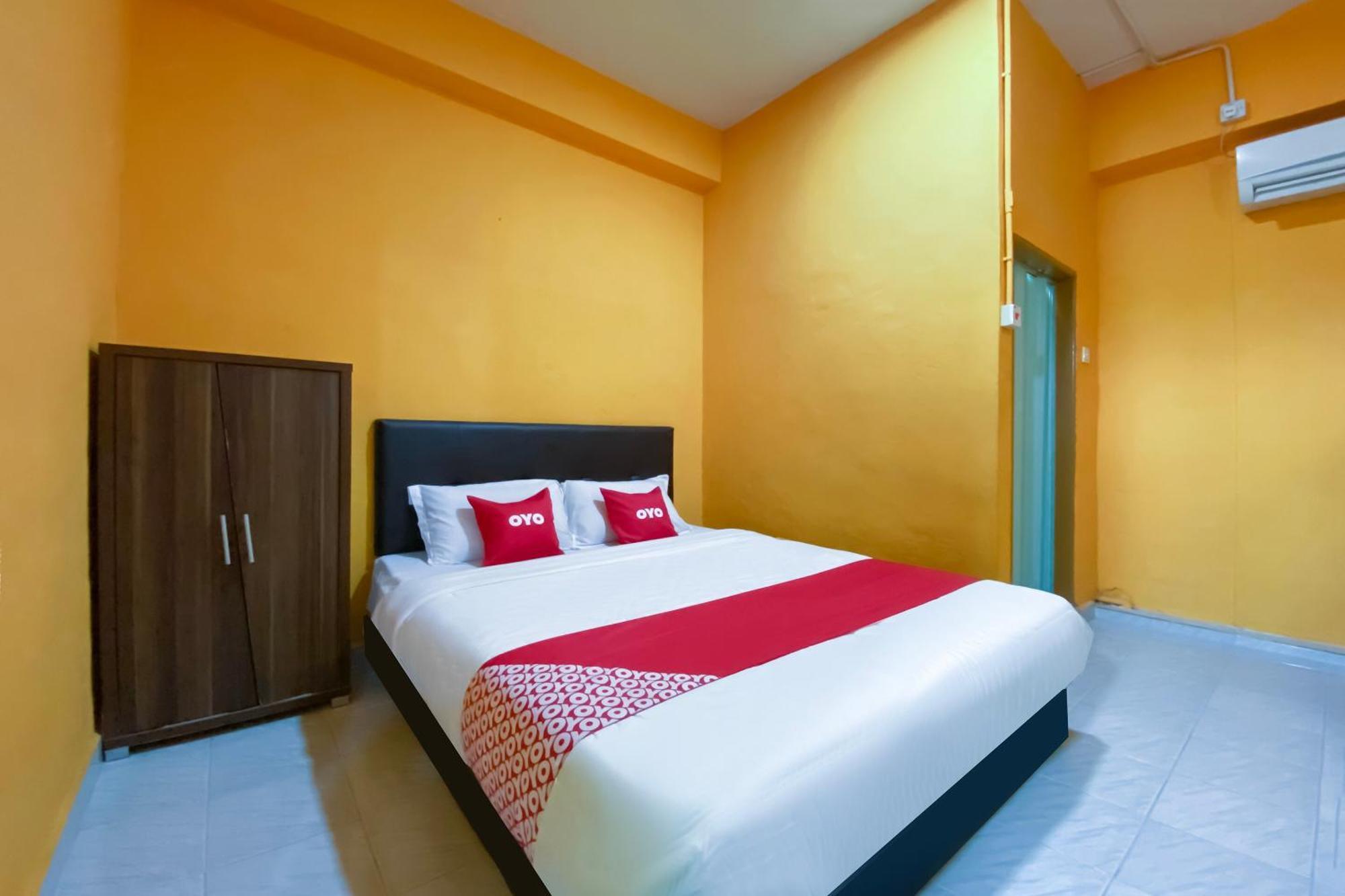 OYO 90039 Coop Hotel Kangar Buitenkant foto
