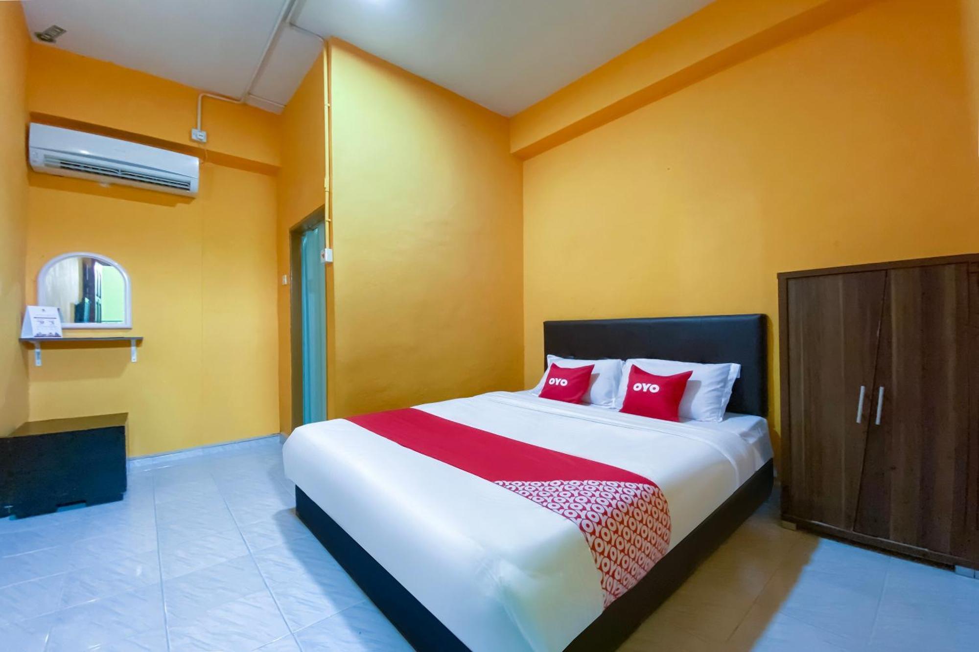OYO 90039 Coop Hotel Kangar Buitenkant foto