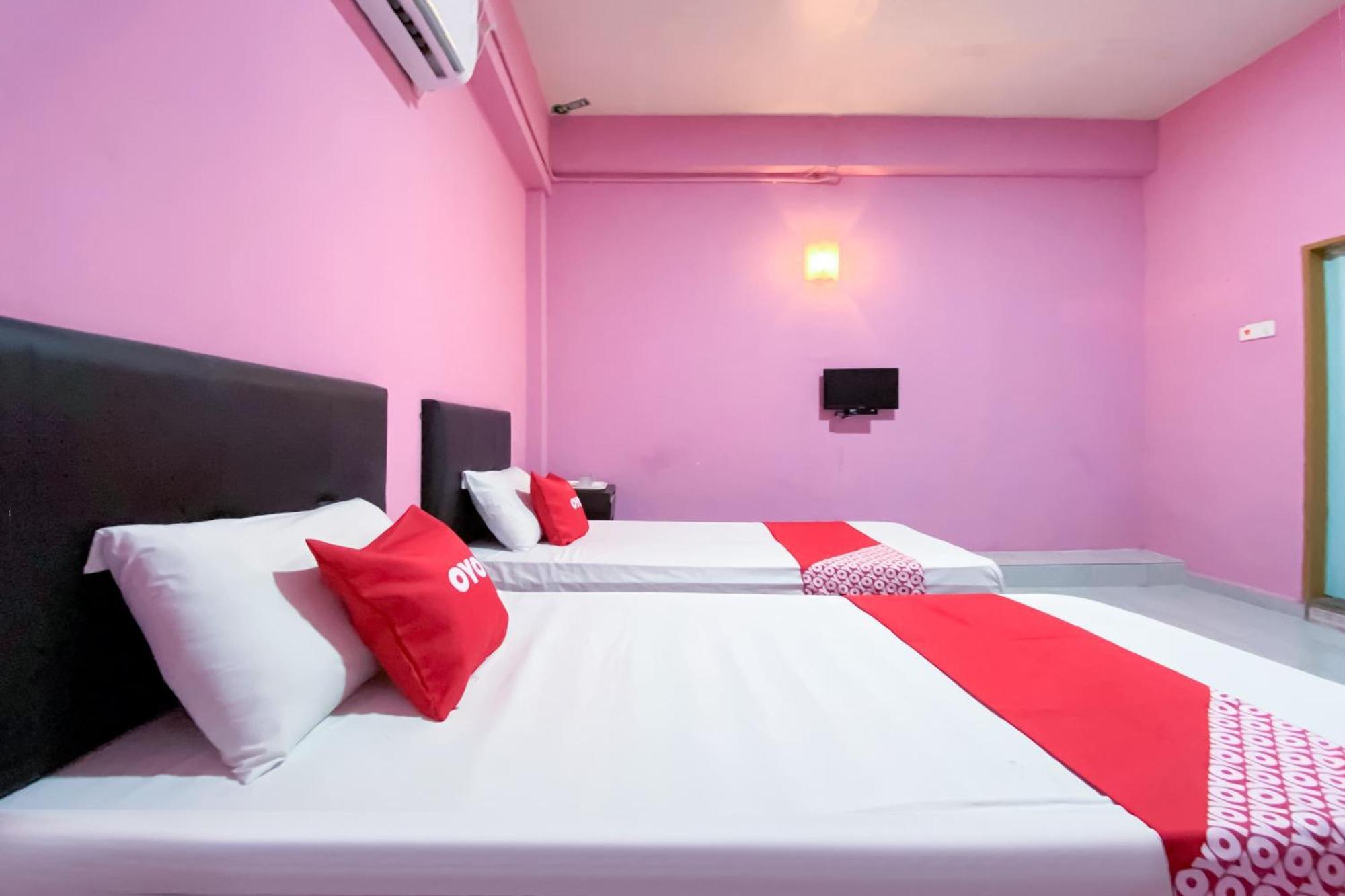 OYO 90039 Coop Hotel Kangar Buitenkant foto