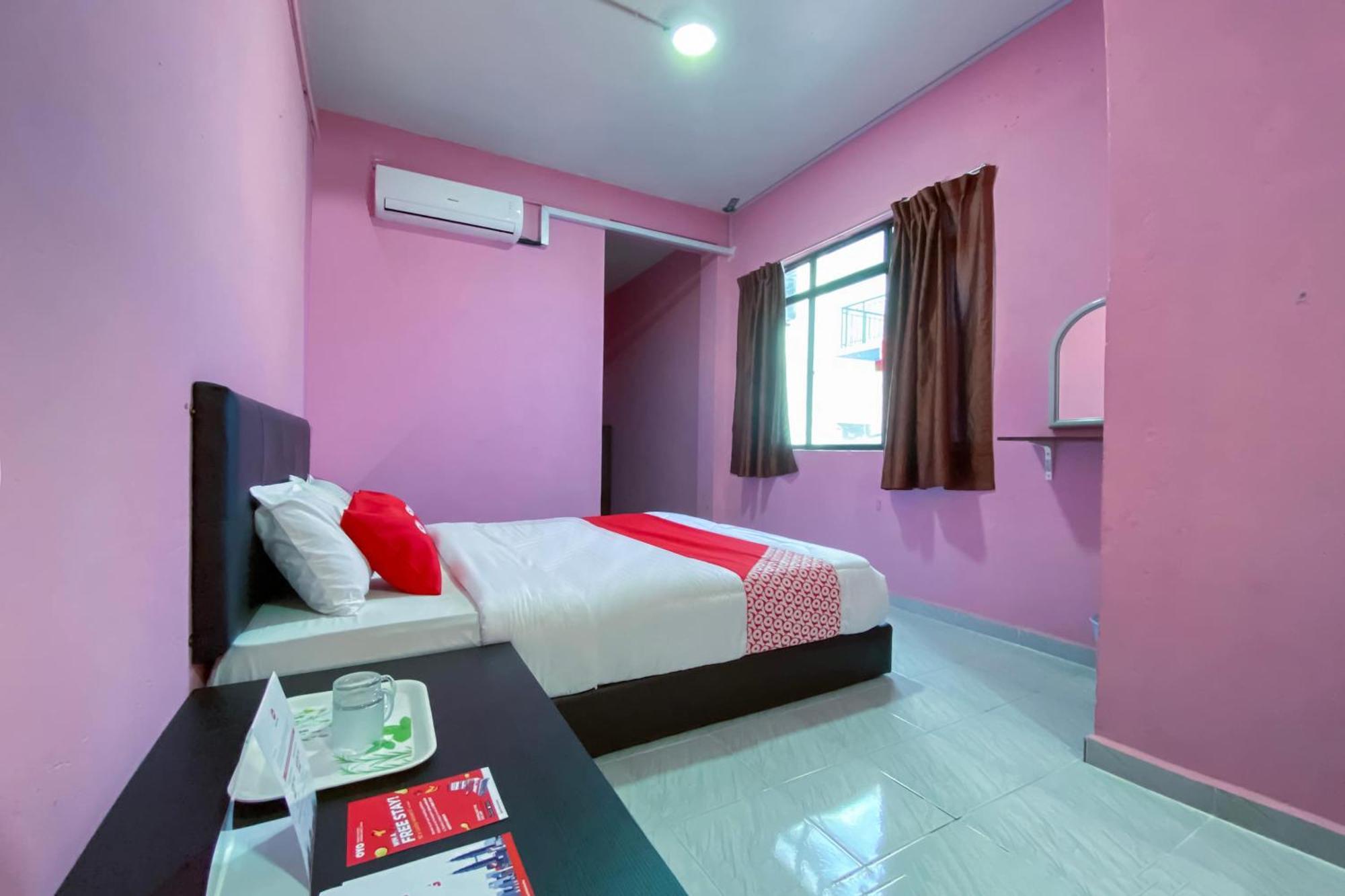 OYO 90039 Coop Hotel Kangar Buitenkant foto