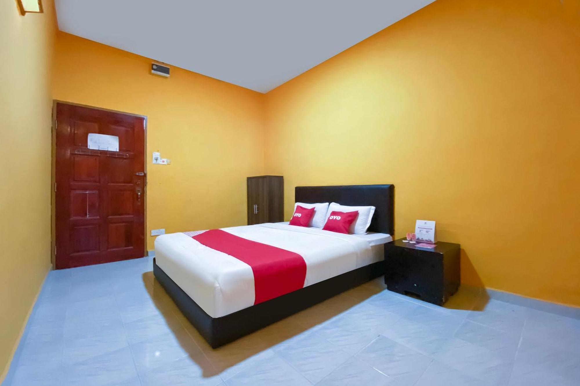 OYO 90039 Coop Hotel Kangar Buitenkant foto