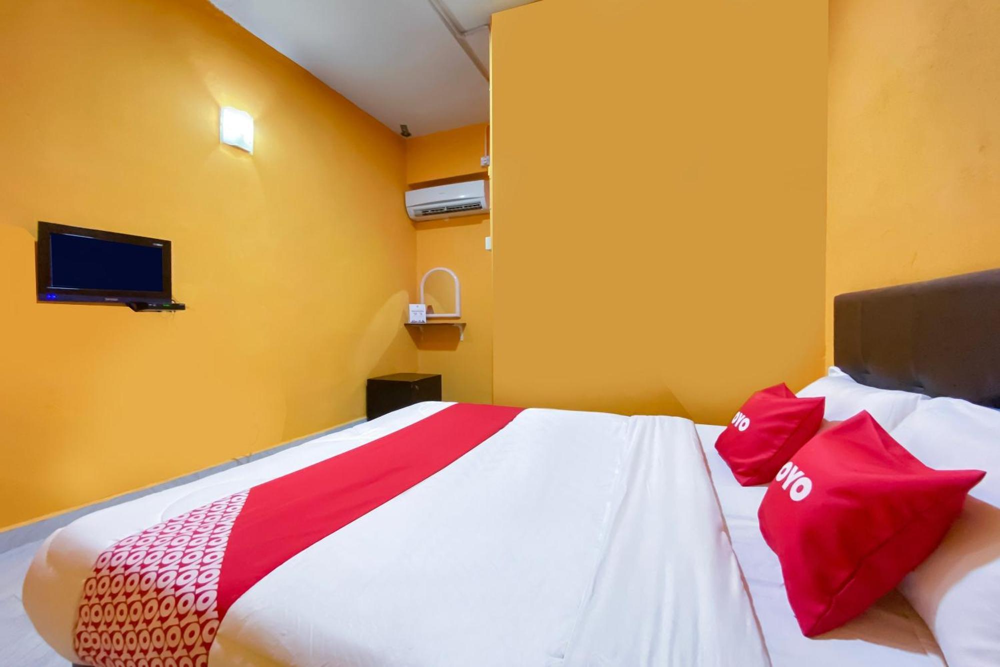OYO 90039 Coop Hotel Kangar Buitenkant foto