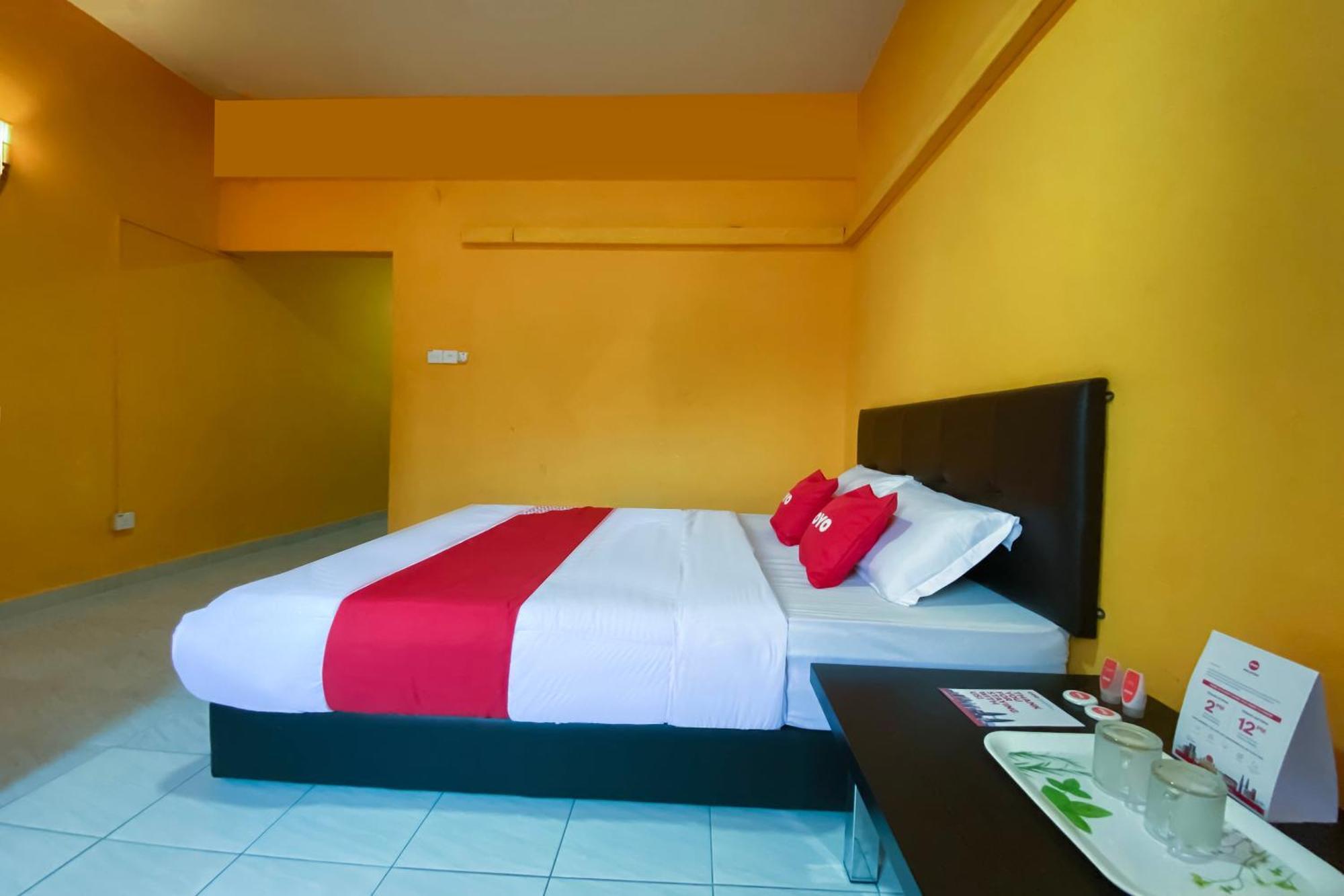 OYO 90039 Coop Hotel Kangar Buitenkant foto