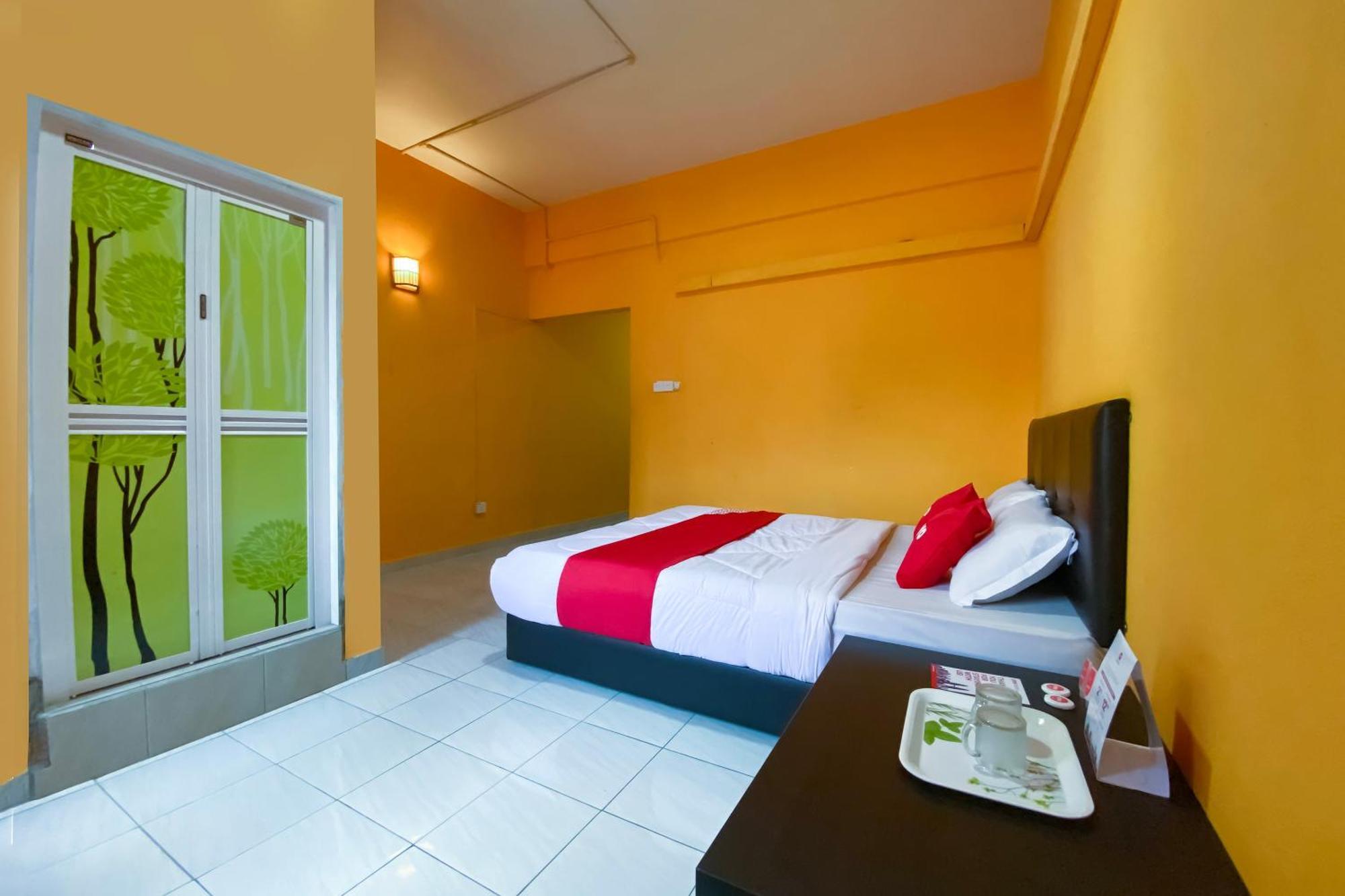 OYO 90039 Coop Hotel Kangar Buitenkant foto