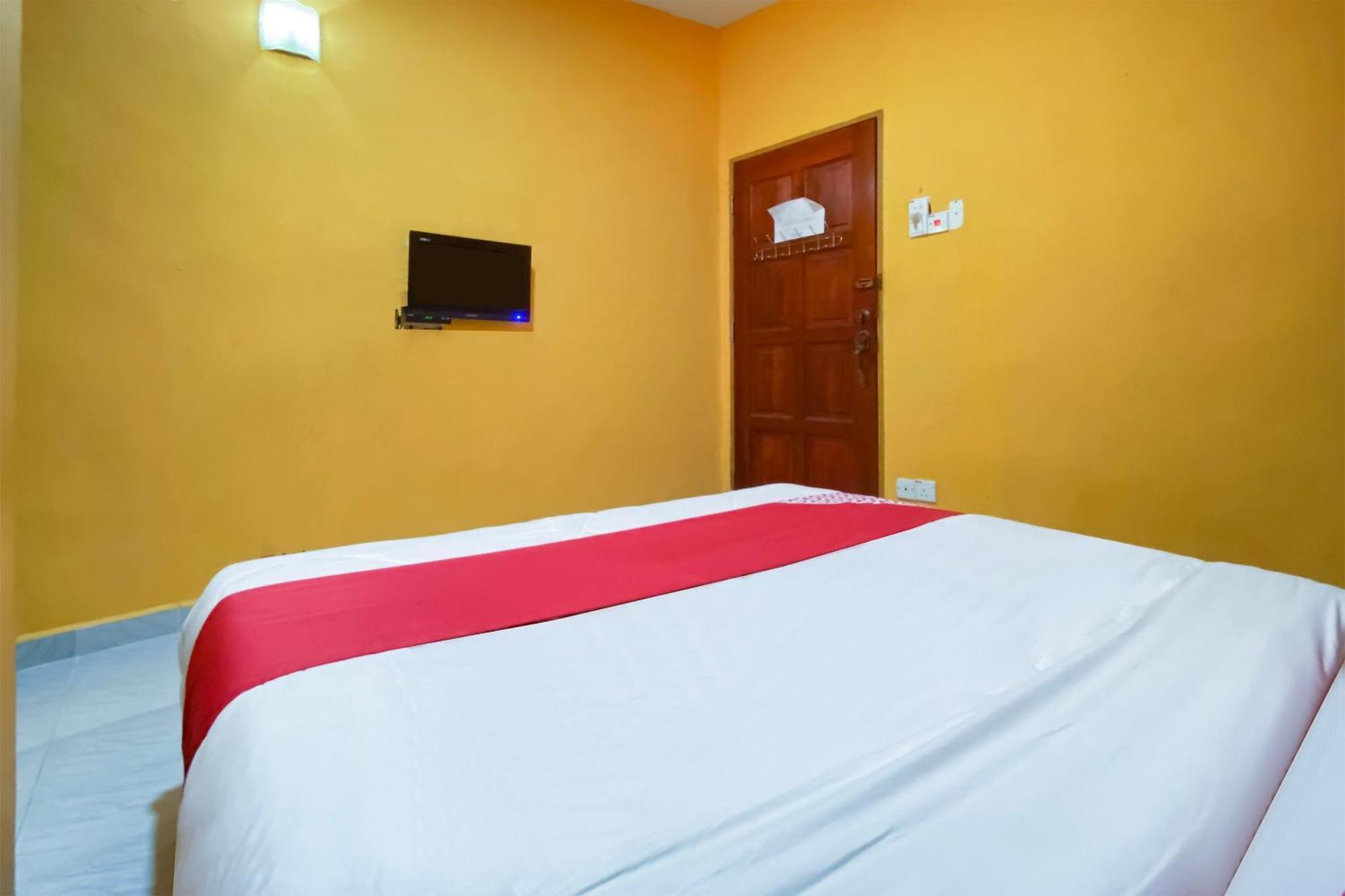 OYO 90039 Coop Hotel Kangar Buitenkant foto