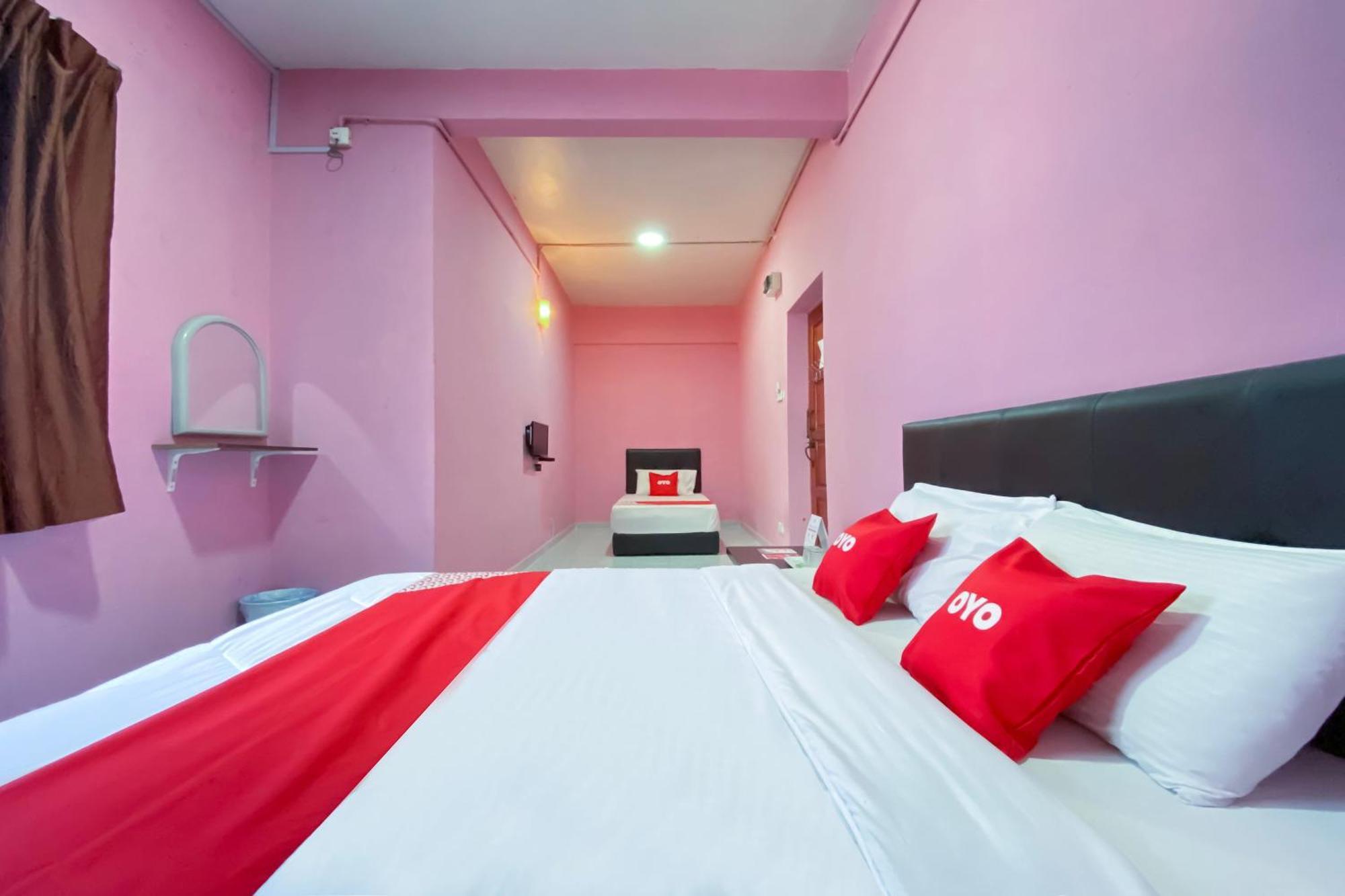 OYO 90039 Coop Hotel Kangar Buitenkant foto