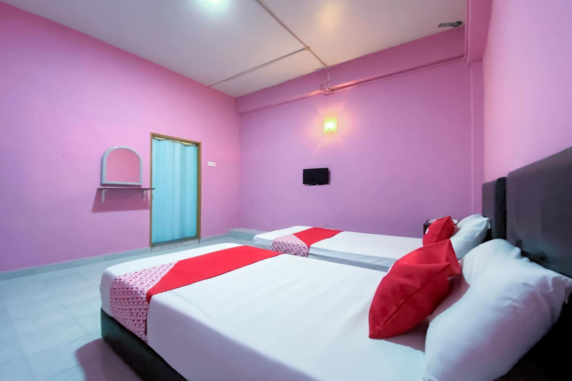 OYO 90039 Coop Hotel Kangar Buitenkant foto
