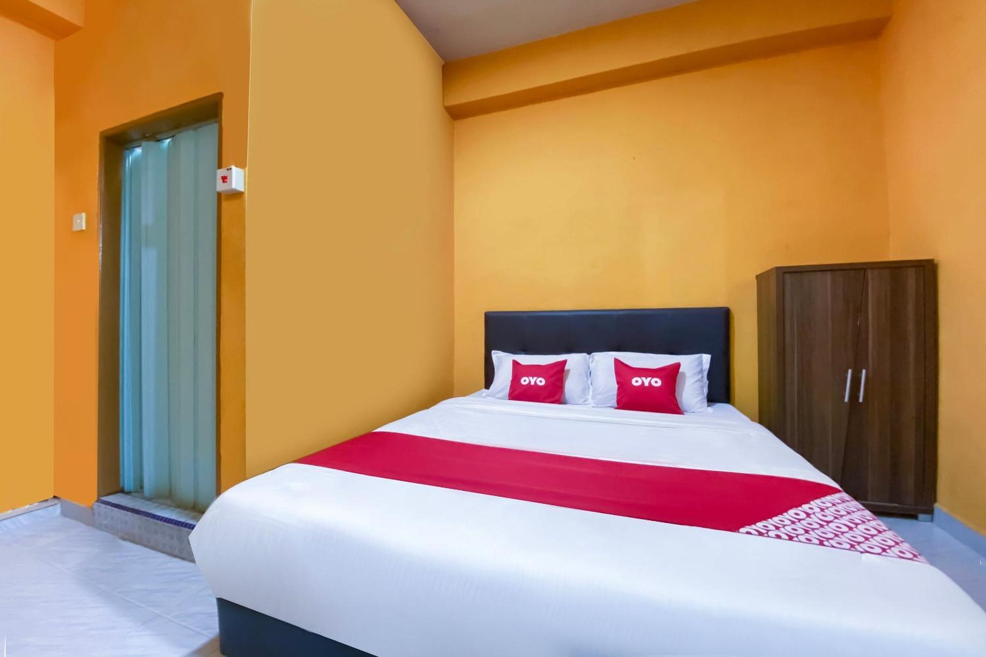OYO 90039 Coop Hotel Kangar Buitenkant foto