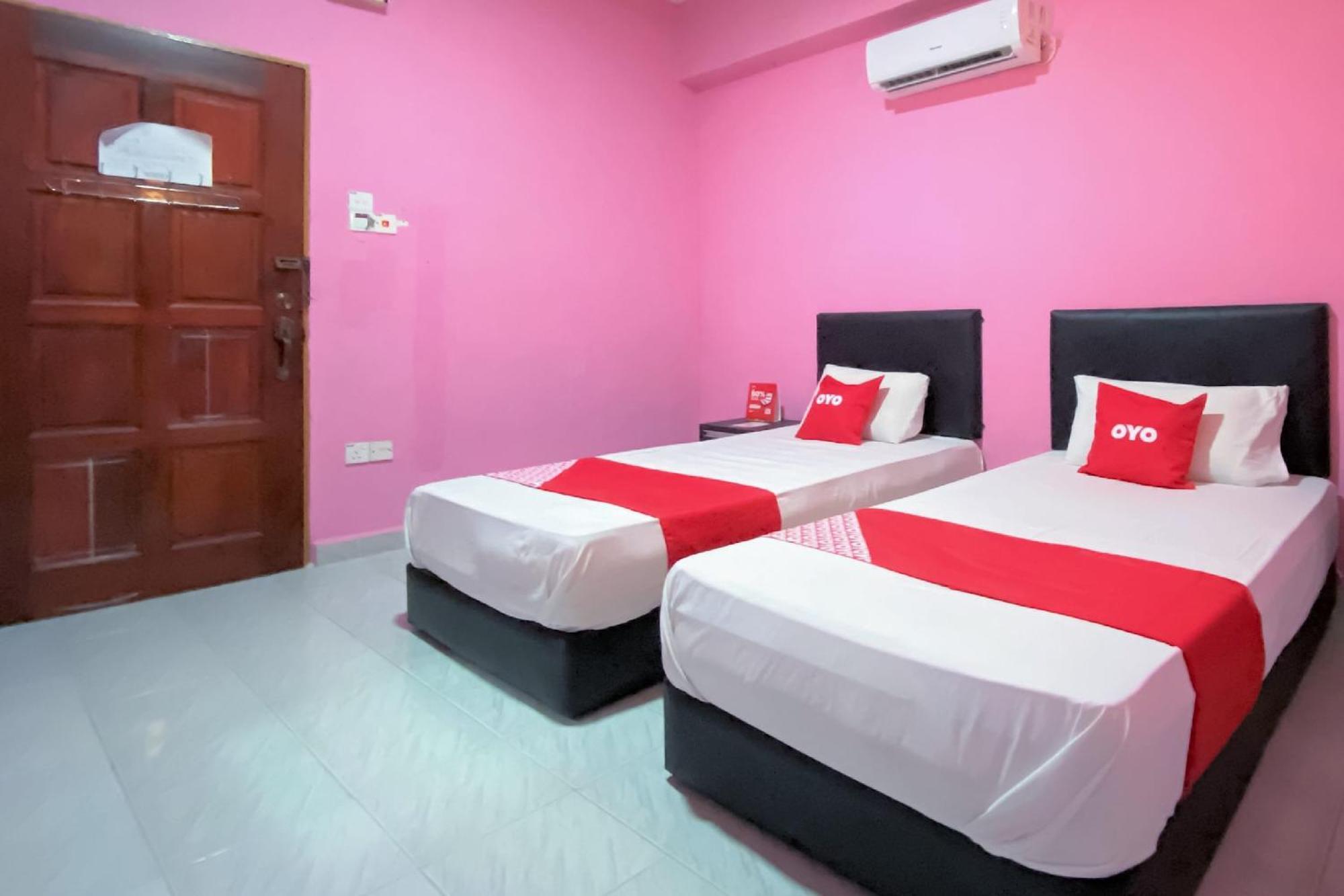 OYO 90039 Coop Hotel Kangar Buitenkant foto