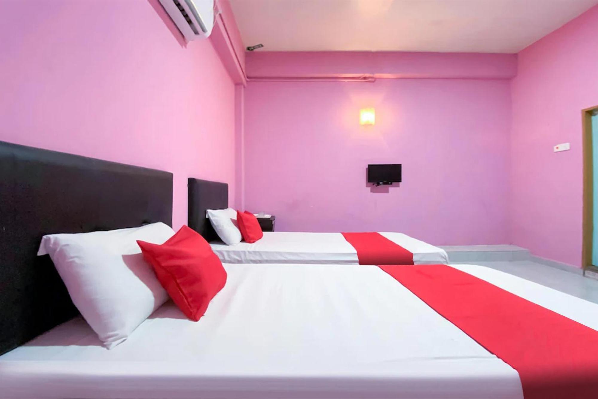 OYO 90039 Coop Hotel Kangar Buitenkant foto