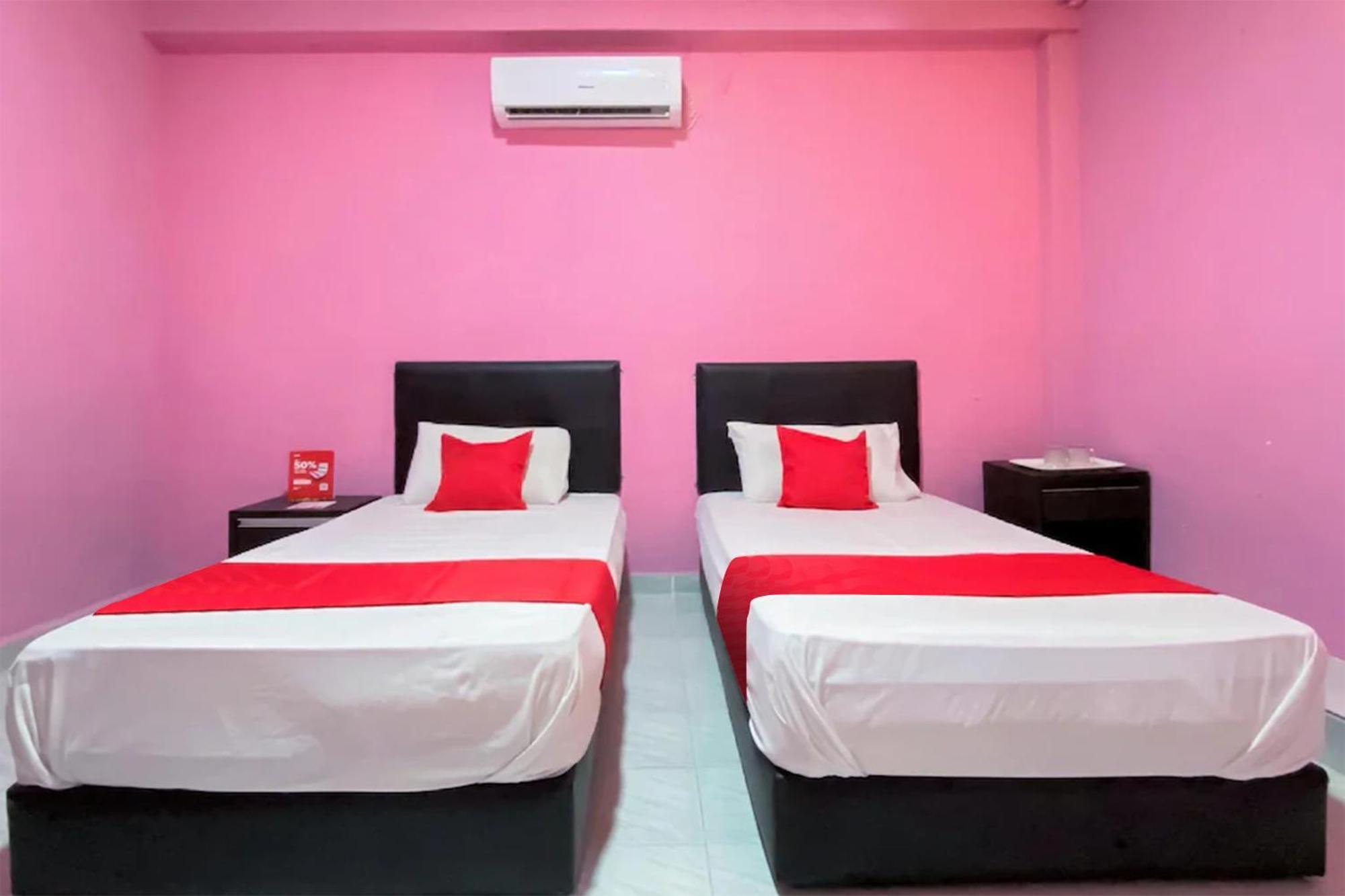 OYO 90039 Coop Hotel Kangar Buitenkant foto