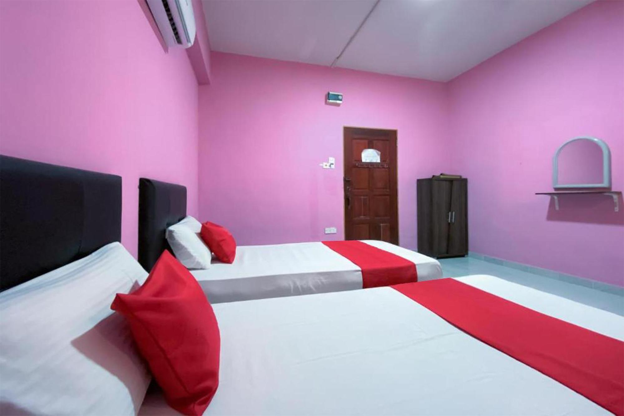 OYO 90039 Coop Hotel Kangar Buitenkant foto