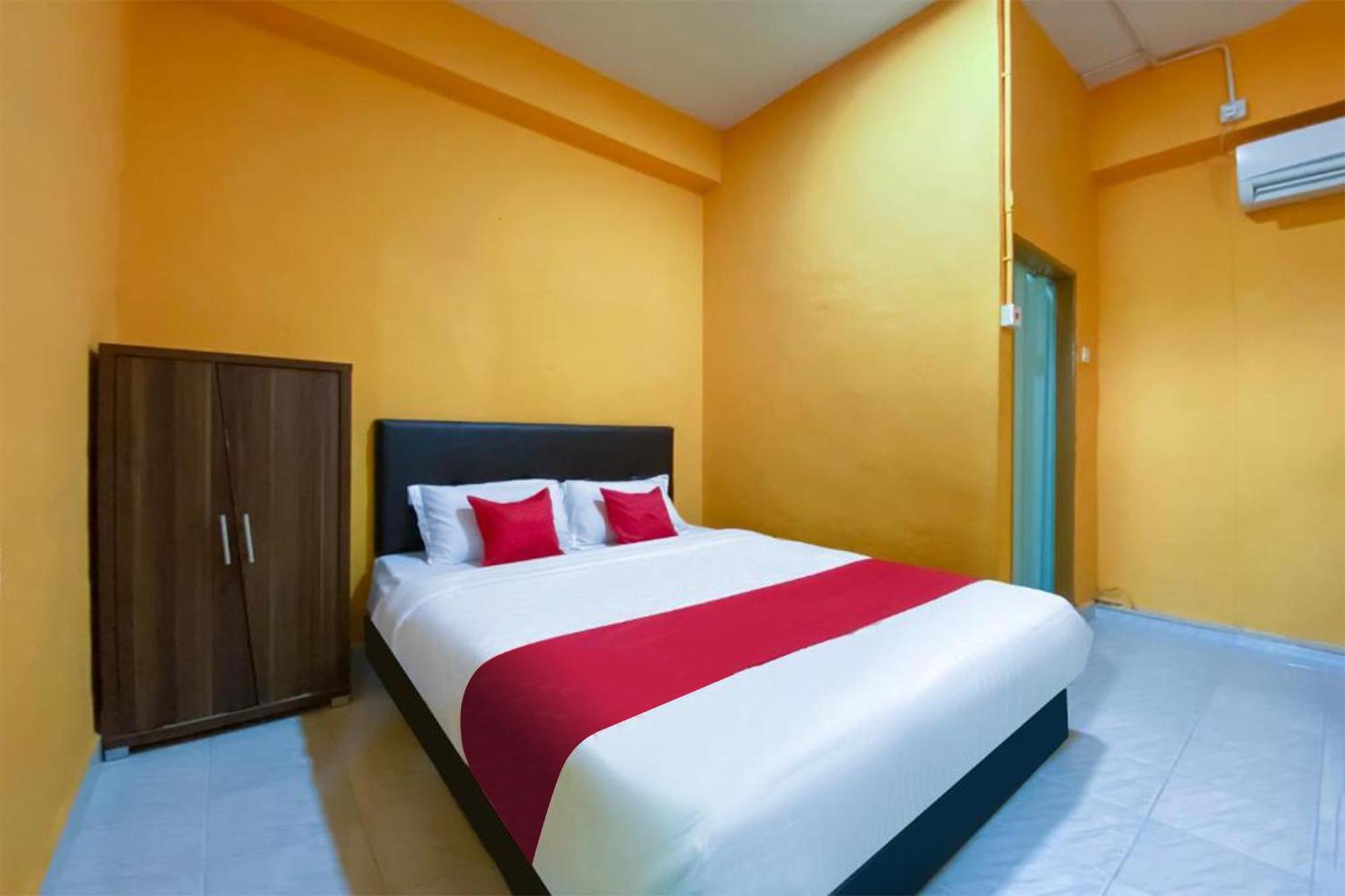OYO 90039 Coop Hotel Kangar Buitenkant foto