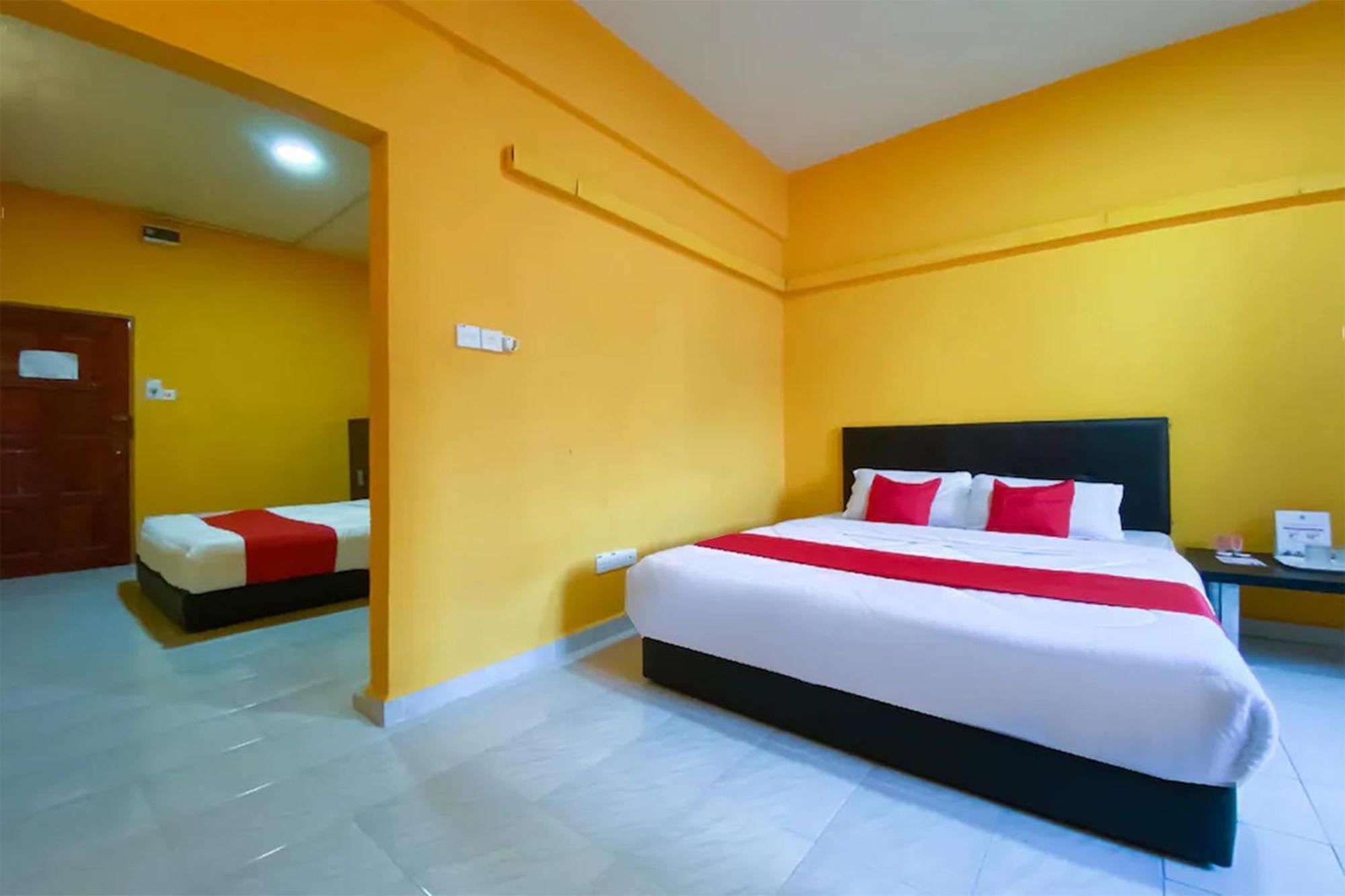 OYO 90039 Coop Hotel Kangar Buitenkant foto