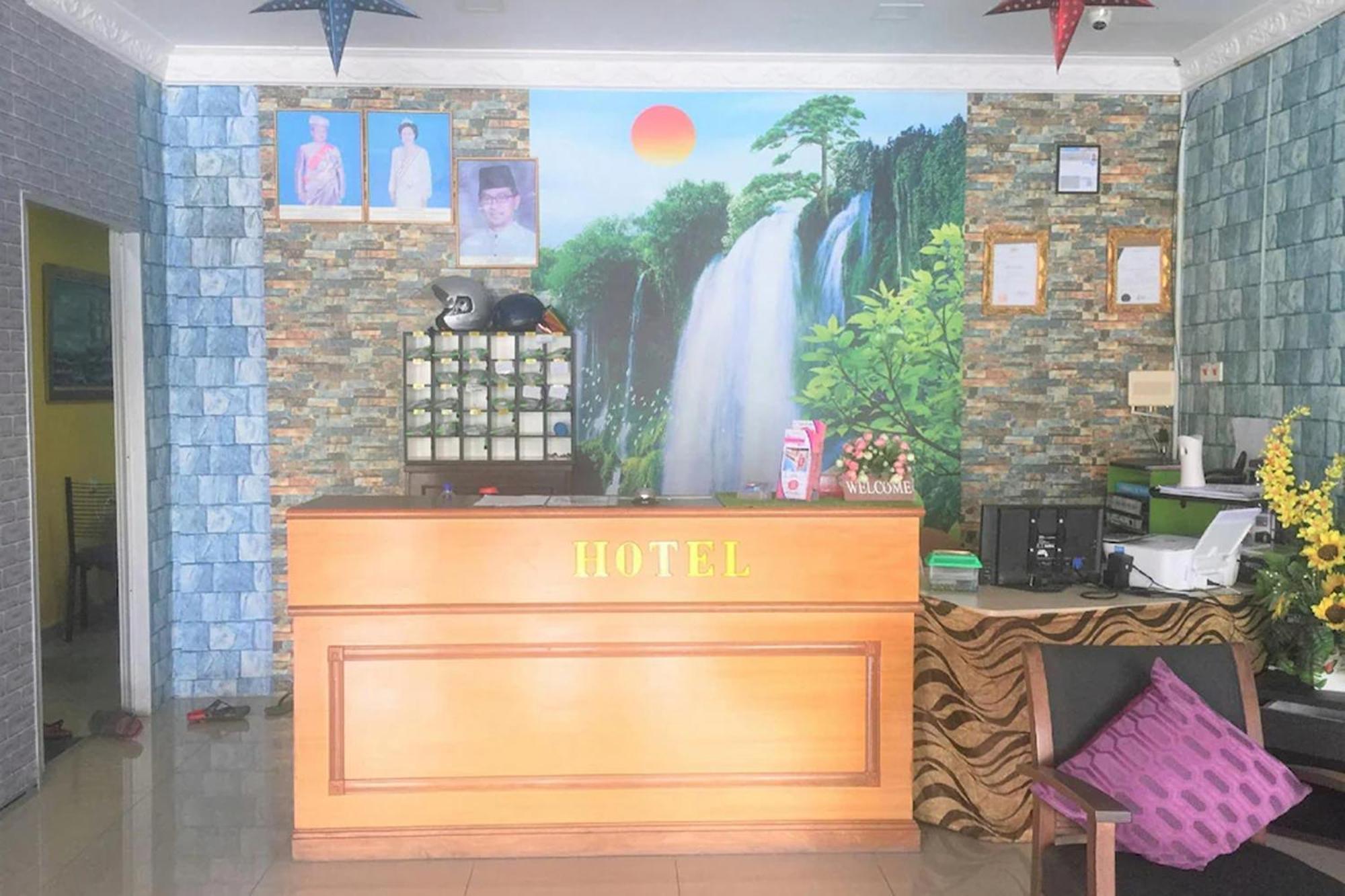 OYO 90039 Coop Hotel Kangar Buitenkant foto
